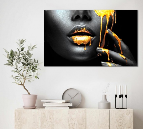 Картина на холсте Девушка в золоте 60x100 см Dekor-Karpaty ЕО256 