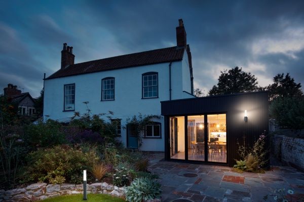 Світильник вуличний настінний Ledvance Endura Style Lantern Flare (Wall) 7 Вт IP44 чорний 