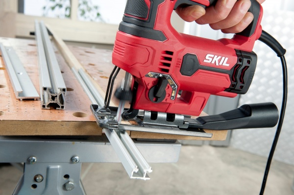 Електролобзик SKIL SW1E4530AA