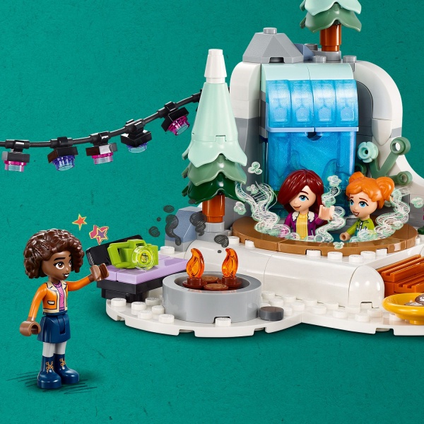 Конструктор LEGO Friends Святкові пригоди в іглу 41760