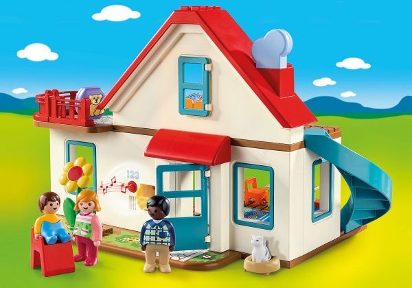 Конструктор Playmobil Домик в деревне 70129