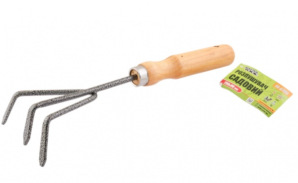 Разрыхлитель садовый MasterTool с деревянной ручкой 250х90 мм