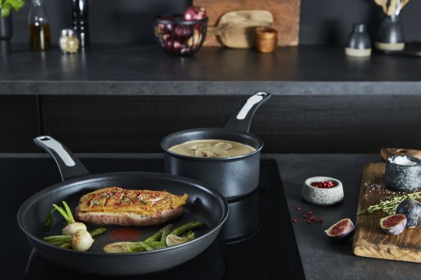 Сковорода 20 см Selection G2840232 Tefal