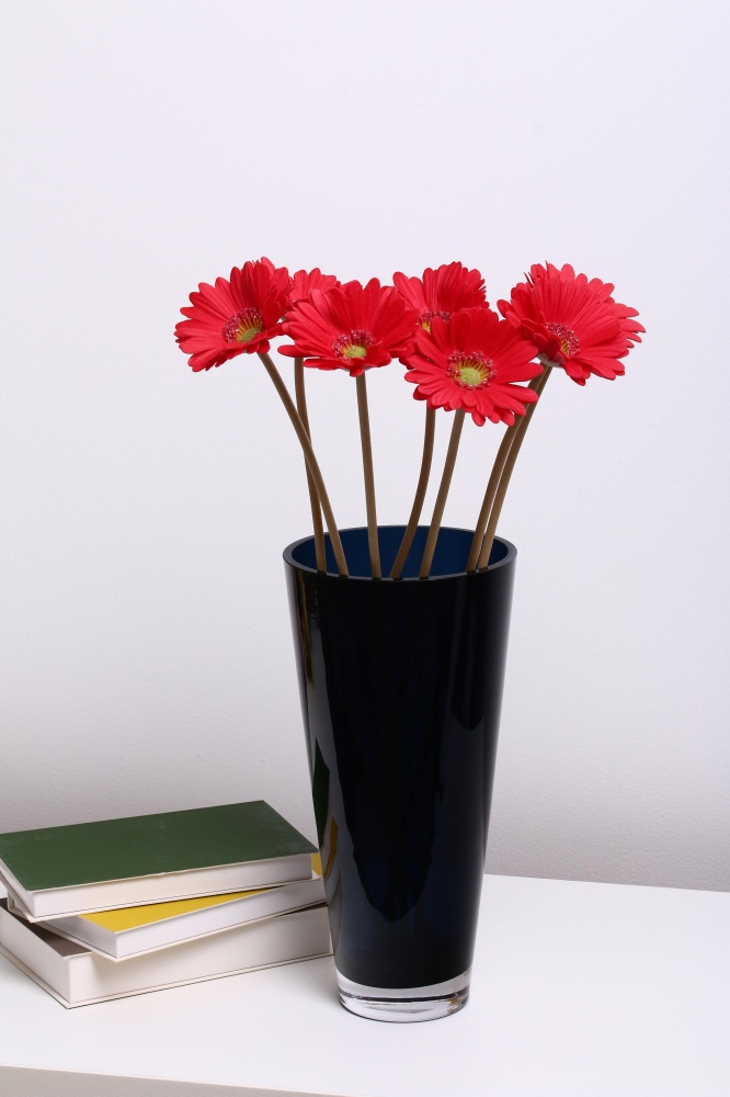 Ваза скляна Wrzesniak Glassworks Sofi 30 см синій 17-133B