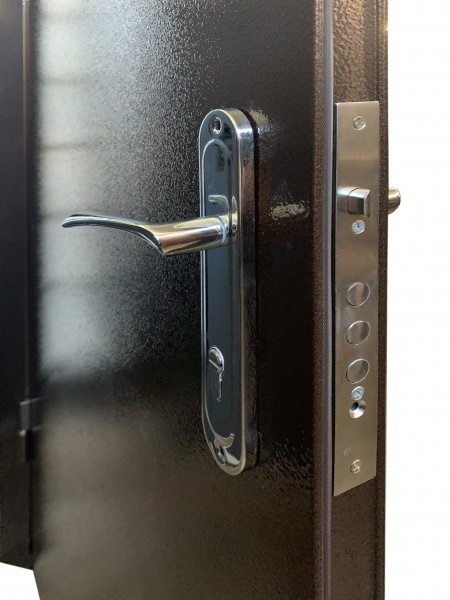 Двері вхідні Міністерство дверей КУ-Оптима горіх морений 2050x960 мм ліві