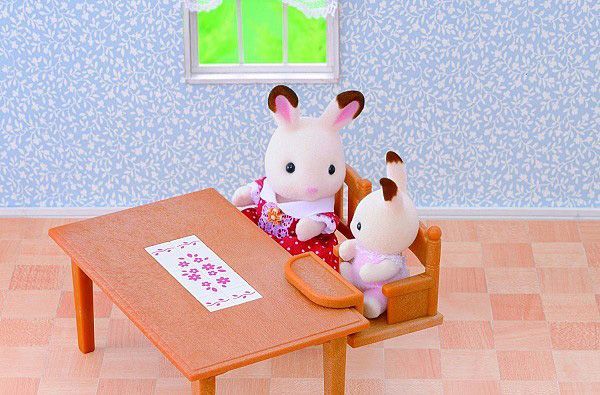 Ігровий набір Sylvanian Families Обідній стіл та стільці 4506 