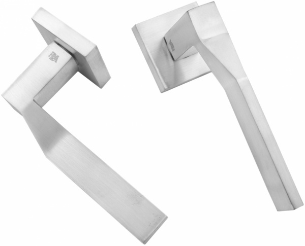 Ручка на розетке  RDA Mielle хром