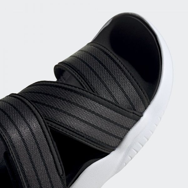 Сандалі Adidas 90s SANDAL EG7647 р. 6 чорний