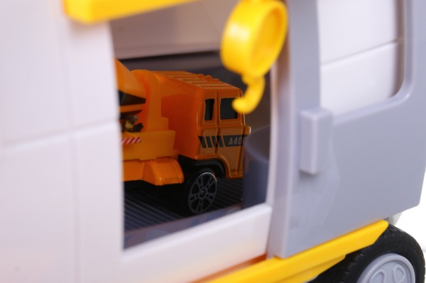 Игровой набор Shantou Пожежний вертоліт-гараж зі звуковими ефектами OTB0581802