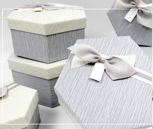 Коробка подарочная UFO D430005 19*16*8 GREY шестиугольная