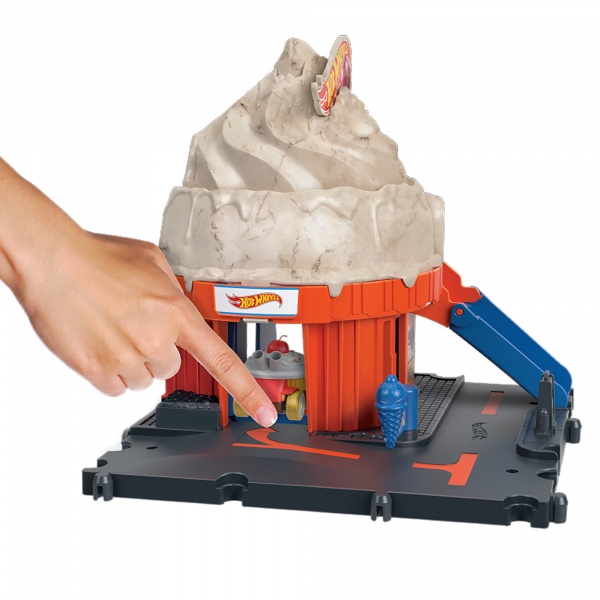 Игровой набор Hot Wheels Приключения в магазине мороженого HKX38