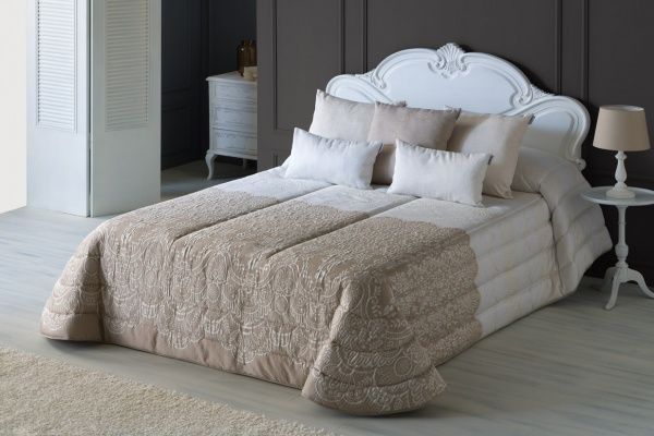 Покрывало Irina 235x270 см Textilia белый с бежевым 