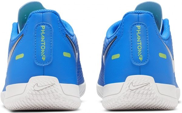 Бутси Nike Phantom GT Club IC CK8466-400 р. US 8,5 білий