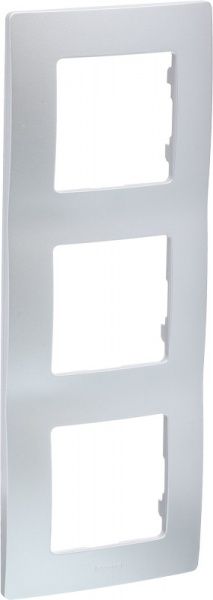 Рамка тримісна Legrand Etika універсальна алюміній 672553