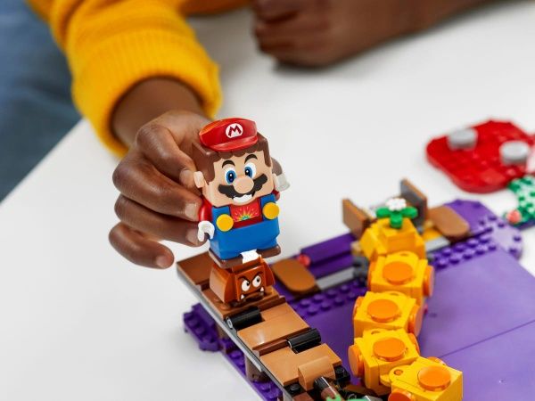 Конструктор LEGO Super Mario Отруйне болото гусениці 71383