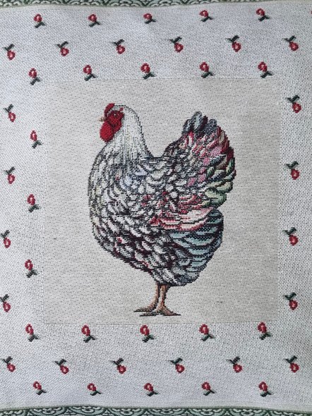 Подушка декоративна Сіра курочка 45x45 см 1001 Бежева Прованс 