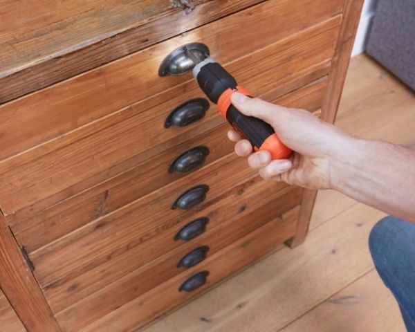 Отвертка аккумуляторная Black+Decker BCF601C