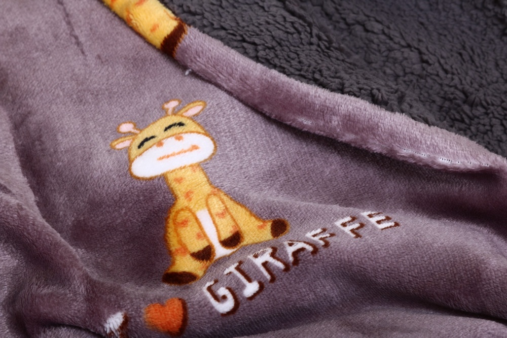 Плед Bambinelli плюшевый Жираф 100х130 см серый