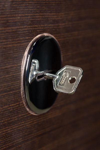 Дверь входная Revolut Doors В-413 модель 163 венге горизонт темный / дуб пломбир горизонт 2040x940 мм правая