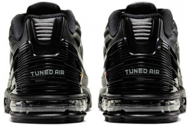 Кросівки Nike AIR MAX PLUS III CJ9684-002 р.44 чорний