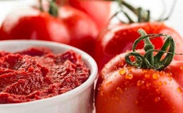 Томатное пюре Первоцвіт 15,00% 400 г