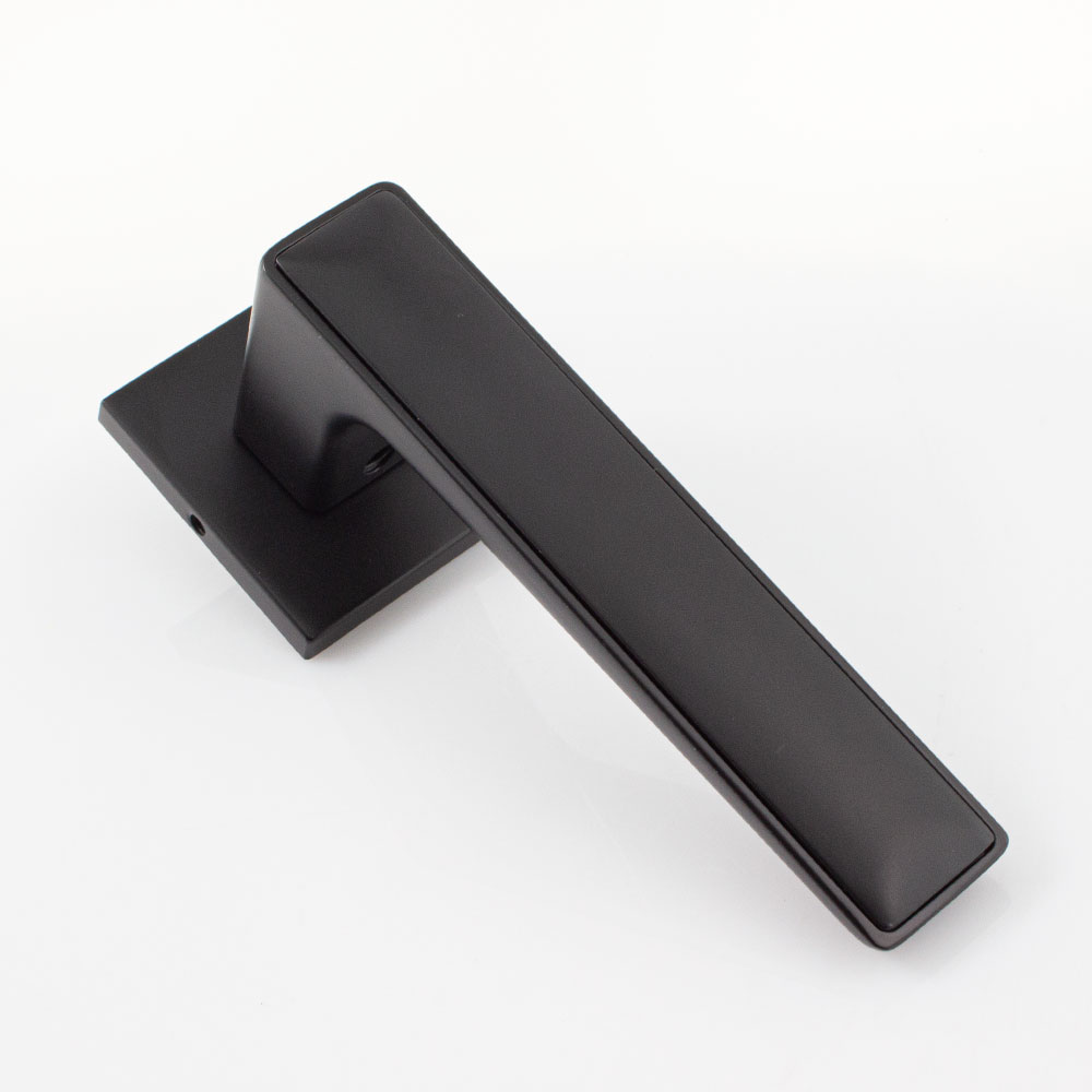 Ручка на розетці RDA Line матовий чорний