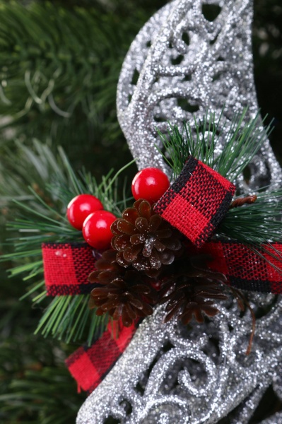 Декоративная подвеска Коньки с декором 13,5x13,5x3,5 см E2284S