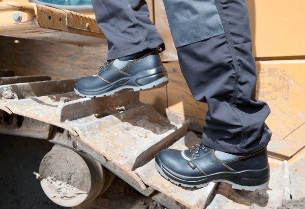 Ботинки рабочие NEO tools 82-027 S1 SRC р.46 черный с белыми вставками