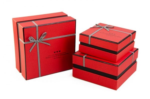 Коробка подарочная NC06-34-2 красная 18х18х9.5 см