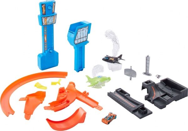 Ігровий набір Hot Wheels Перегони в аеропорту GFH90