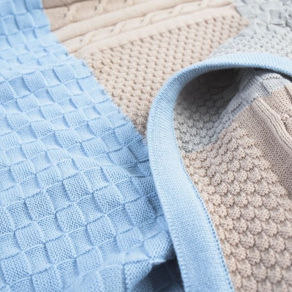 Плед IDEIA вязаный Малыш пэчворк + шапочка 70х90 см голубой 8000029910 