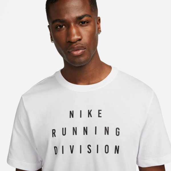 Футболка Nike DF TEE RUN DIV FD0122-100 р.XL білий