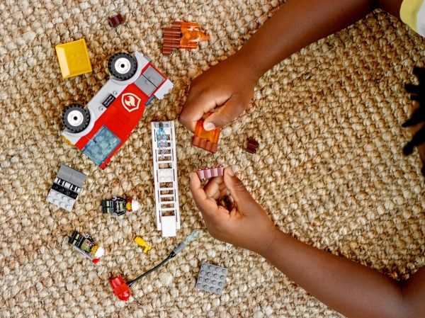 Конструктор LEGO City Пожежна машина з драбиною 60280
