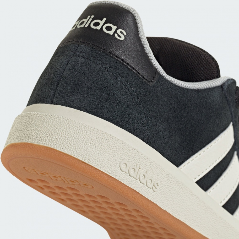 Кросівки дитячі Adidas GRAND COURT 00s K CBLACK/OWHITE/GUM10 JH6178 р.32 чорні
