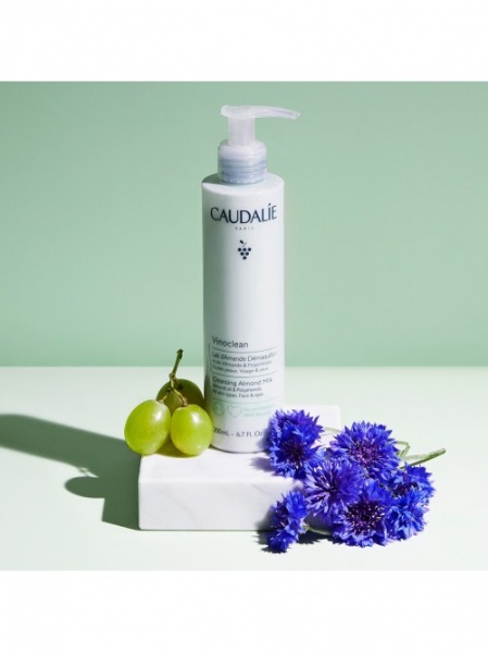 Молочко для снятия макияжа Caudalie Vinoclean Миндальное 400 мл