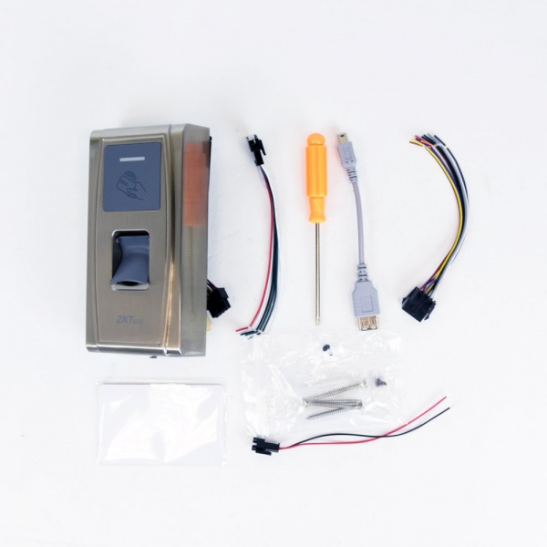 Термінал біометричний ZKTeco MA300-BT/ID з Bluetooth, скануванням відбитку пальця і зчитувачем EM карт 