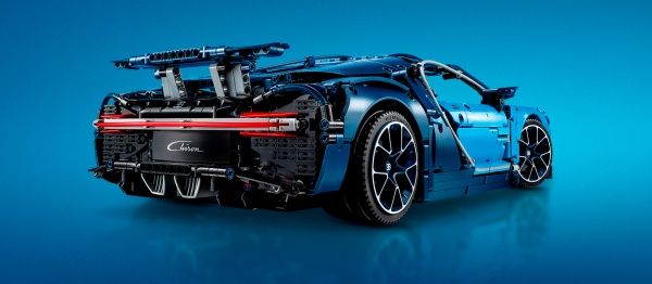 Конструктор LEGO Technic Bugatti Chiron 42083