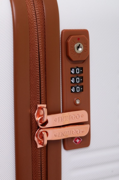 Чемодан 96 л белый LS22200 69х48х29 ABS 