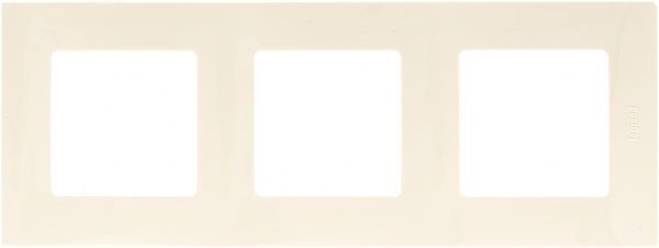 Рамка трехместная Legrand Etika вертикальная кремовый 672513