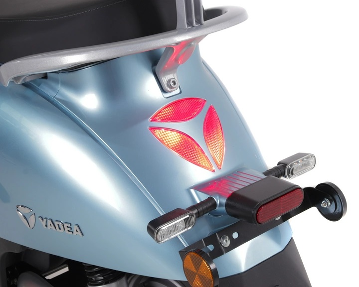 Электроскутер YADEA M6 (blue) 2100 Вт