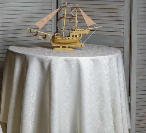 Скатерть Ares водоотталкивающая 150x260 см молочный ITA Dream 