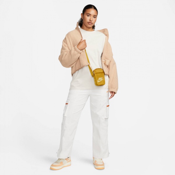 Футболка Nike W NSW TEE ESSNTL LBR FD4149-104 р.S бежевий