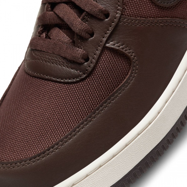 Кроссовки Nike Air Force 1 GTX CT2858-201 р.US 17 коричневый