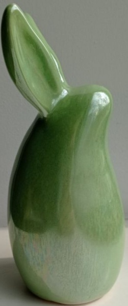 Статуэтка Зайчонок зеленый с сиянием 7,5x7,5x18 см 1706-18 Eterna