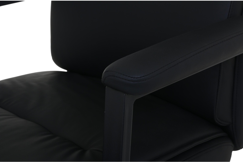 Кресло офисное Центр Меблів Марко Y-621-1 черный