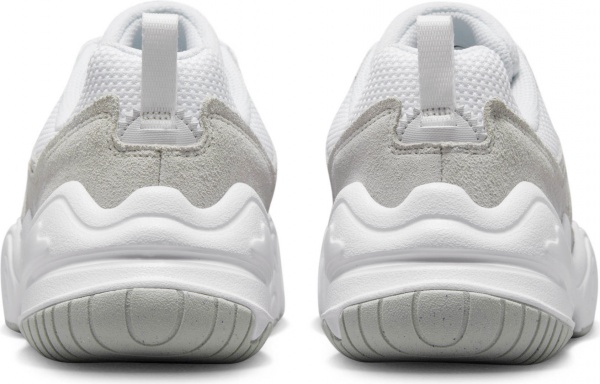 Кросівки Nike TECH HERA DR9761-100 р.37,5 білий