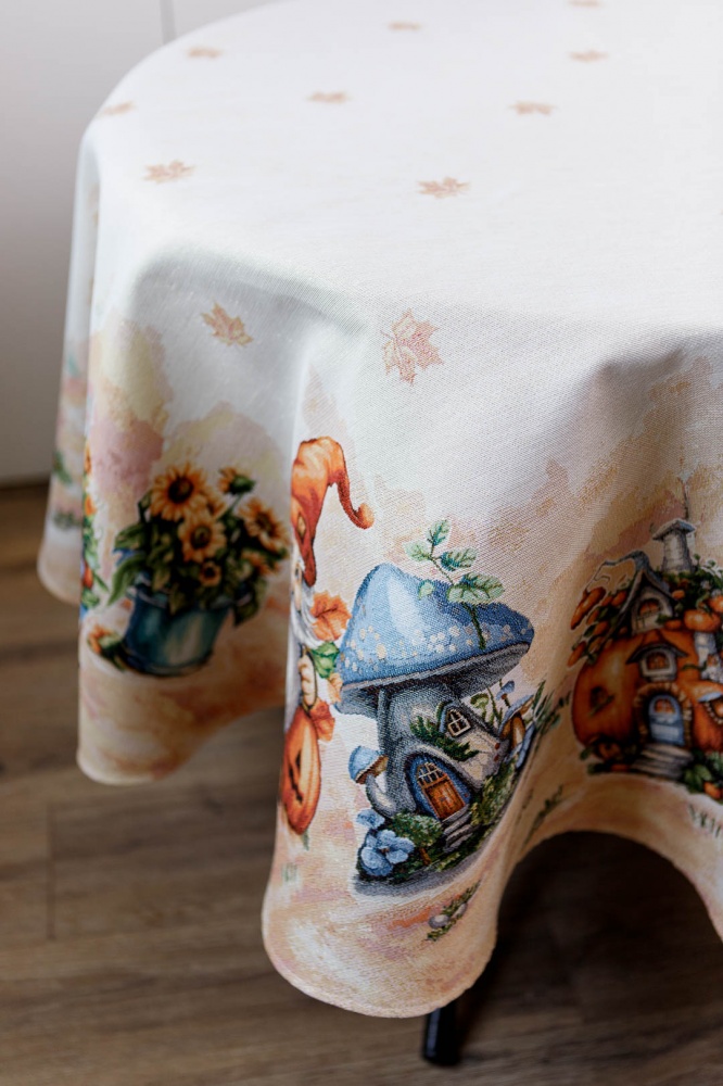 Скатерть Тыквенные гномы d180 180x180 см бежево-желтый Прованс