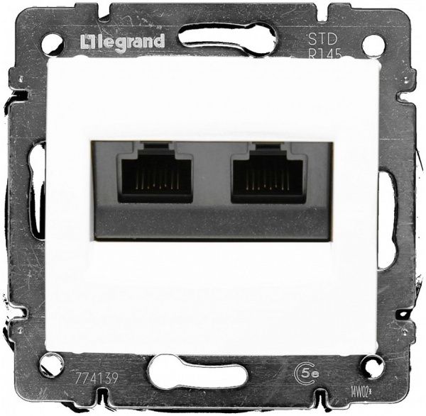 Розетка компьютерная двойная Legrand Valena RJ45 CAT5 UTP белый 774239