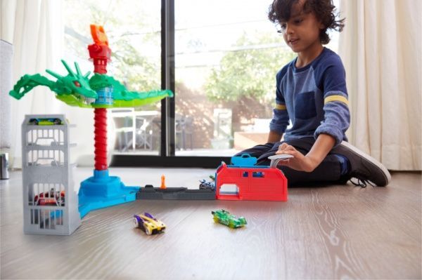 Ігровий набір Hot Wheels Повітряна атака дракона GJL13