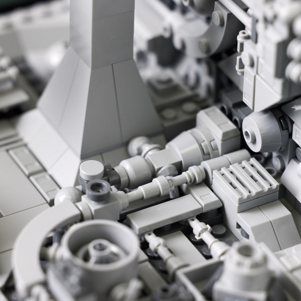 Конструктор LEGO Star Wars Диорама «Пролет над Звездой Смерти» 75329